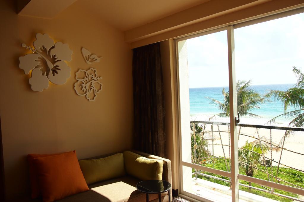 Chateau Beach Resort Kenting Exterior foto A room at the Grand Palladium Hotel